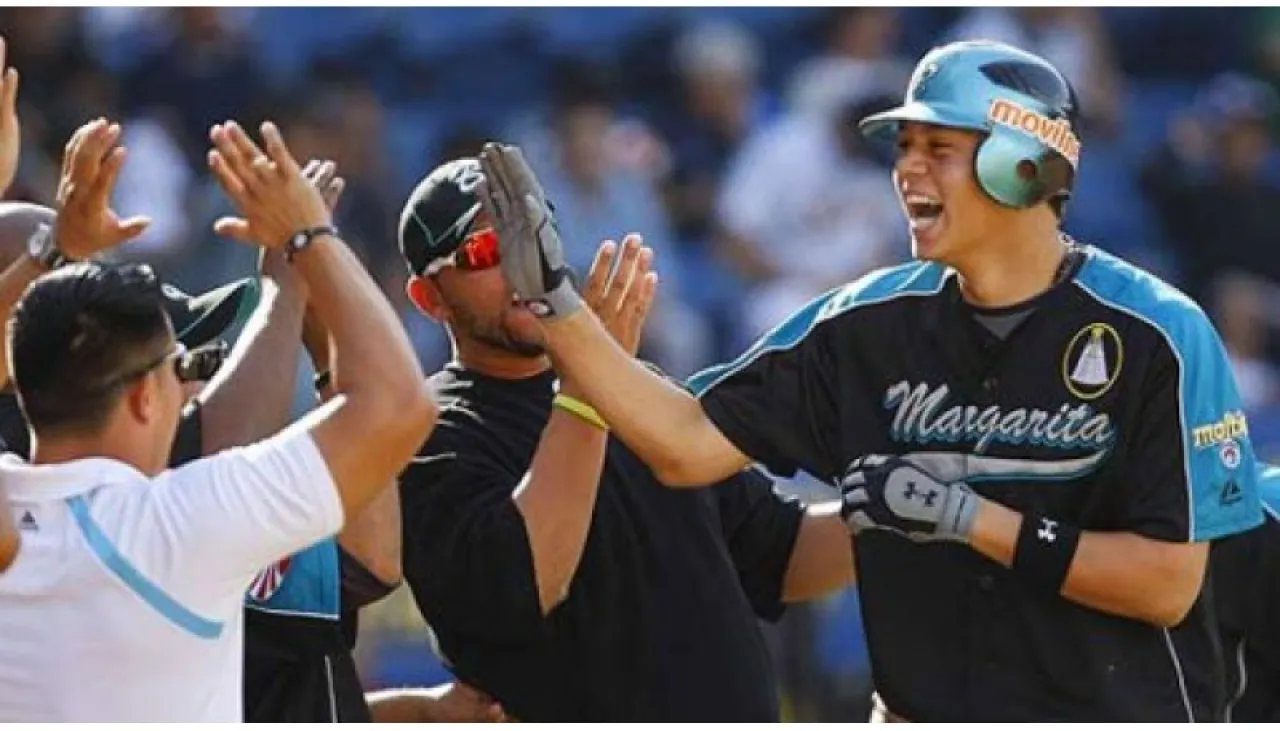 Wilmer_Flores_Celebrando