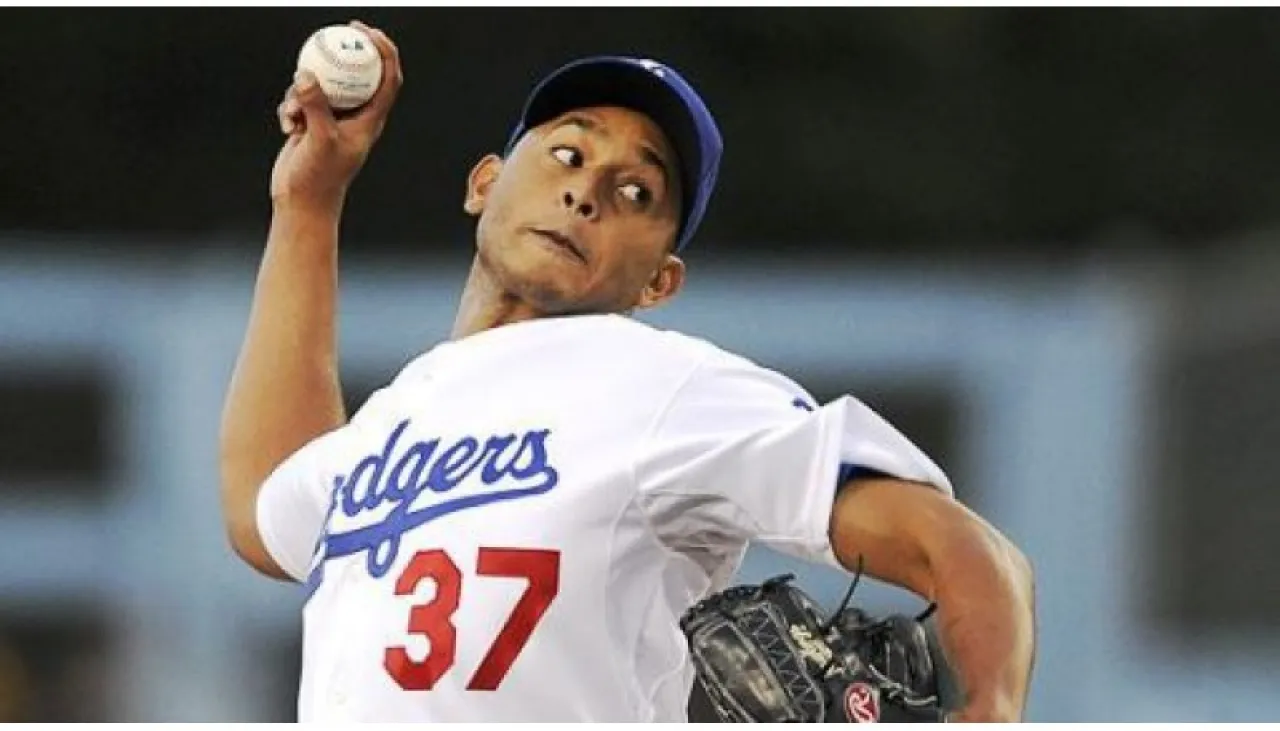mlb_a_carlos12_576
