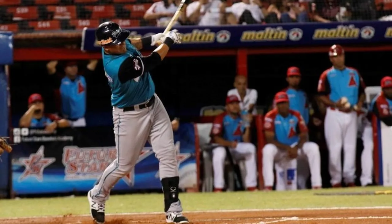 Bravos de Margarita - Cardenales de Lara - Jose Osuna - 17-11-16 (1).JPG