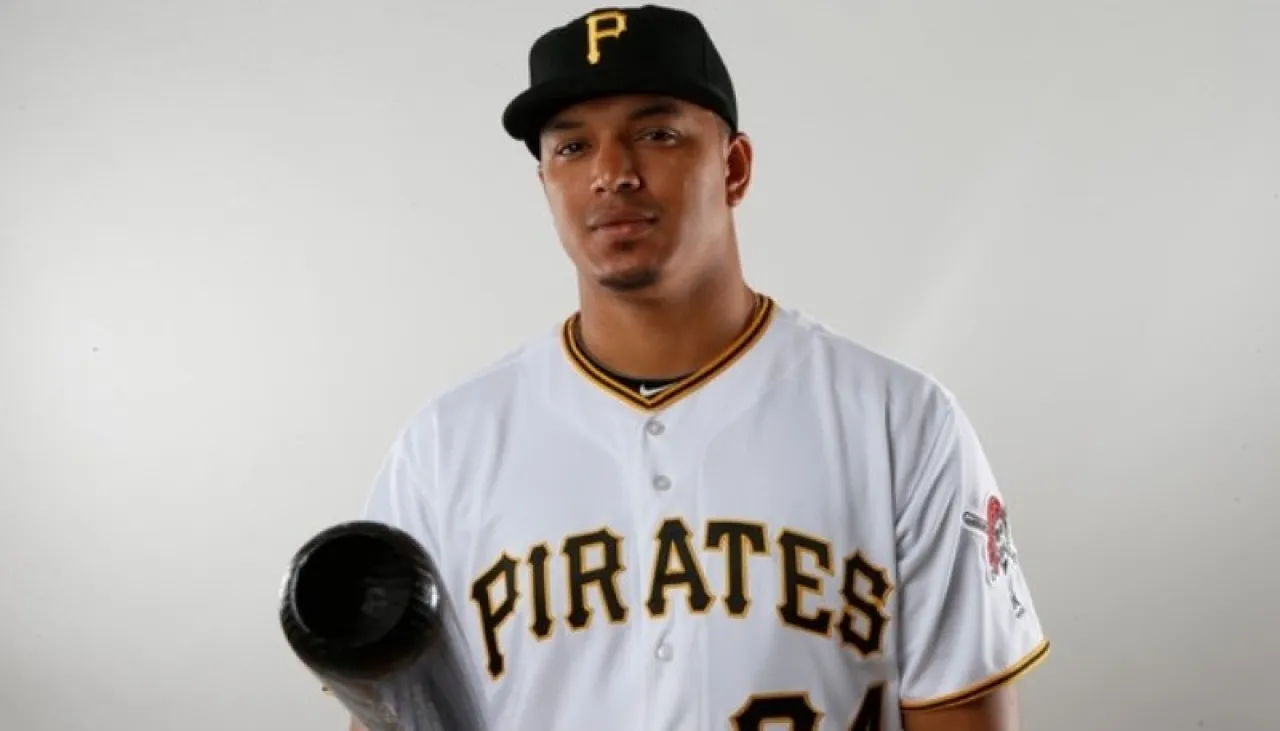 Jose+Osuna+Pittsburgh+Pirates+Photo+Day+vUdRZr7ic9ql (1)