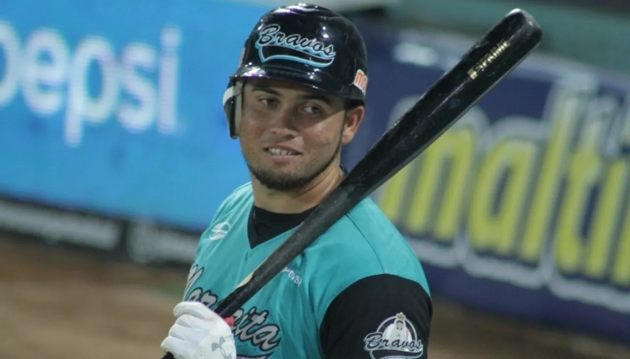 Breyvic Valera vs Cardenales 12 12 2017 (5).JPG