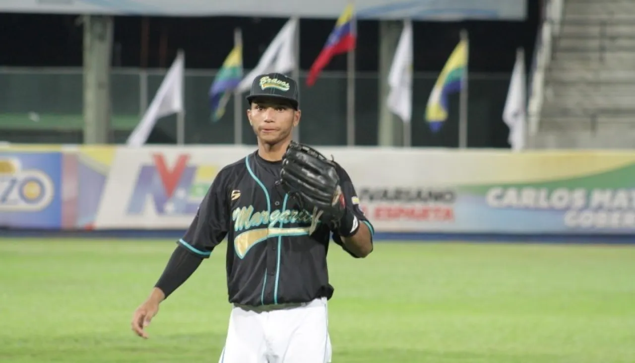 Carlos García (1) 26-22-2016 vs Águilas.JPG