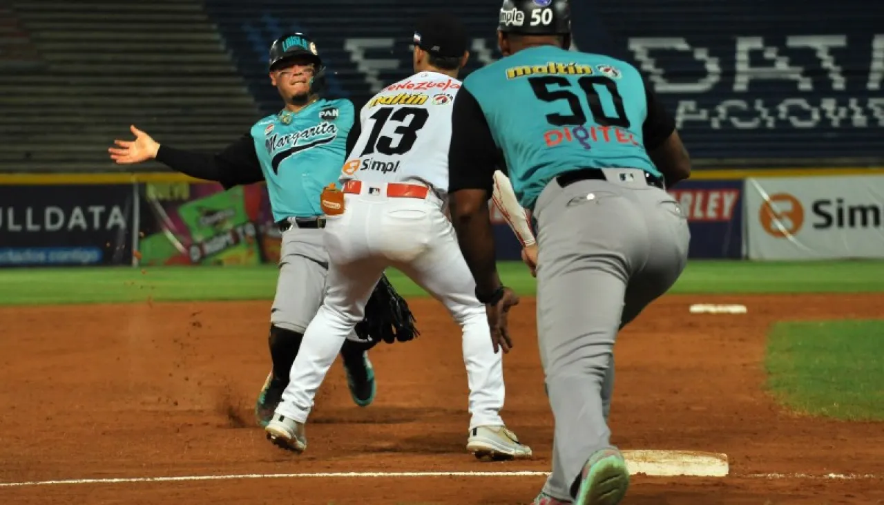 Bravos vs Aguillas - FOTOS- Carlos Villasana  (1).JPG