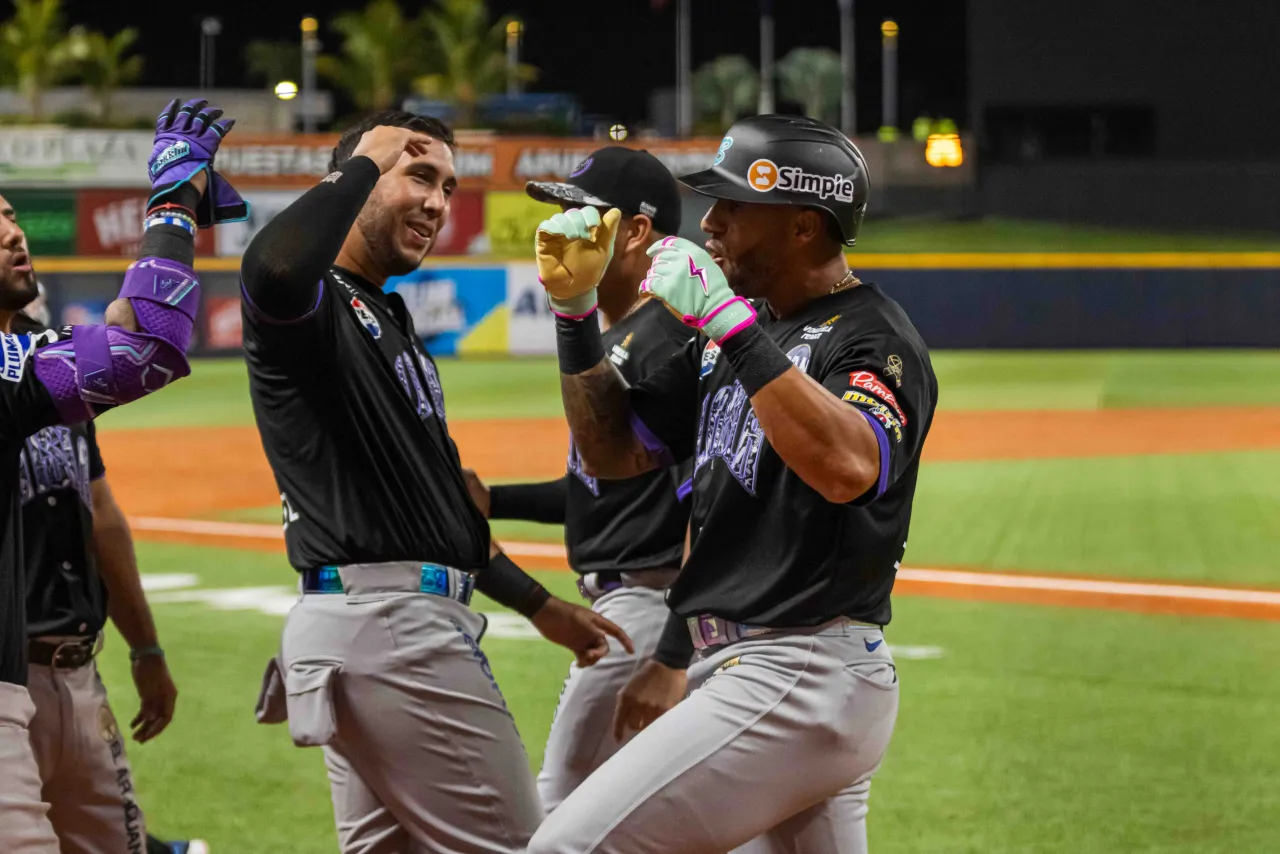 Diosbel Arias y David Peralta